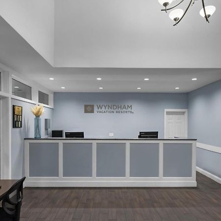 Club Wyndham Newport Onshore Bagian luar foto