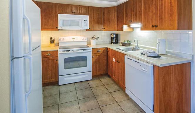 Club Wyndham Newport Onshore Bagian luar foto