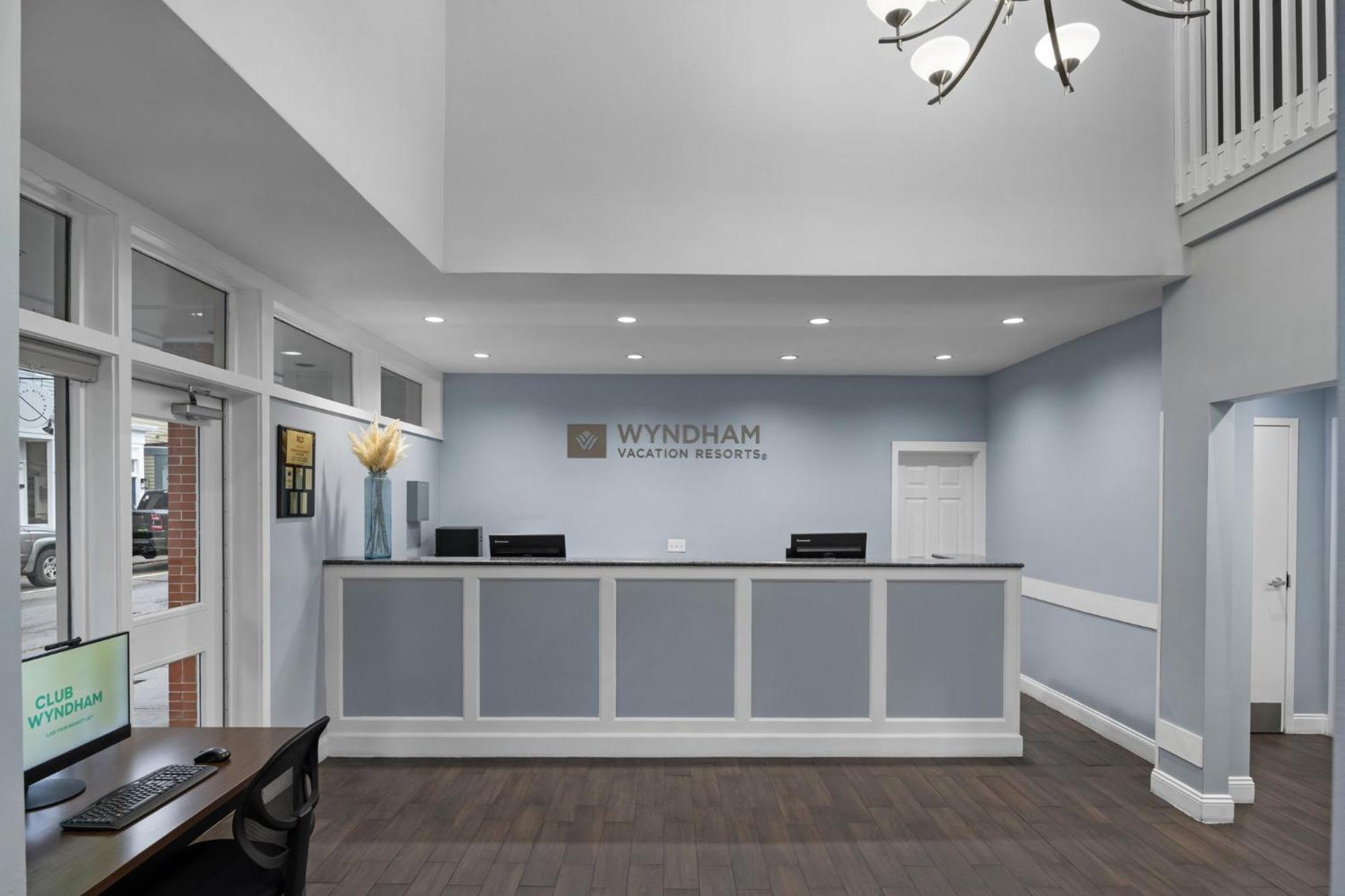 Club Wyndham Newport Onshore Bagian luar foto