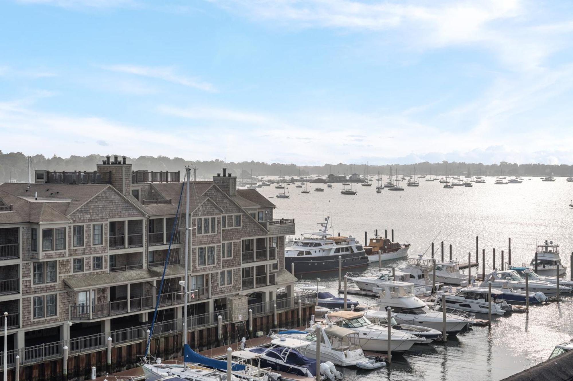 Club Wyndham Newport Onshore Bagian luar foto