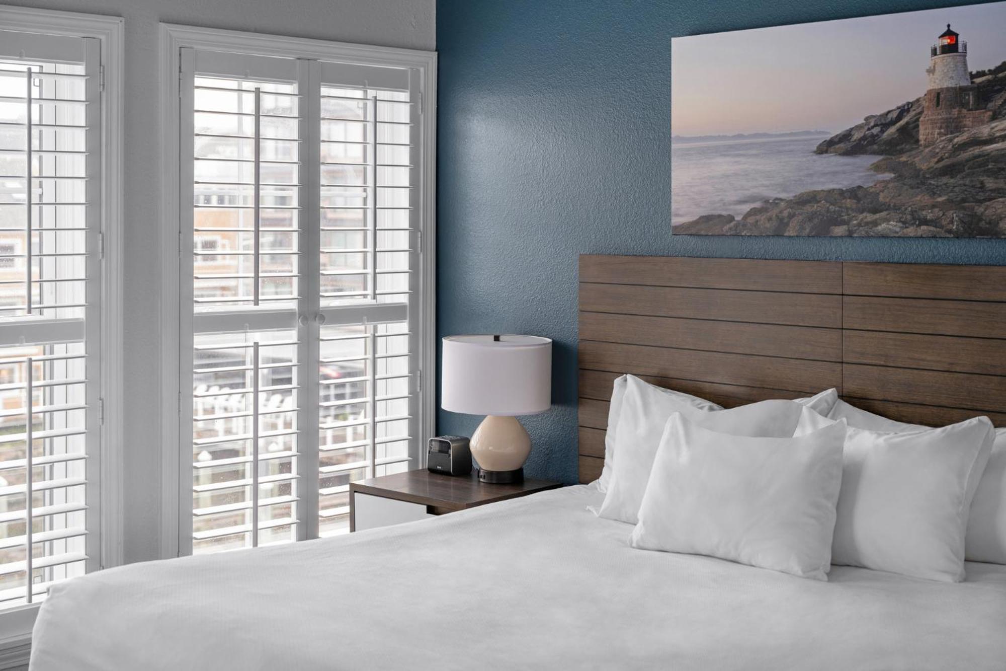 Club Wyndham Newport Onshore Bagian luar foto